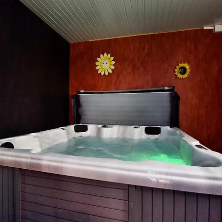 Modern Family With Wellness Сasa de vacaciones