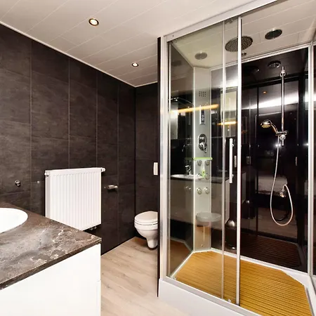 別荘 Modern Family With Wellness *