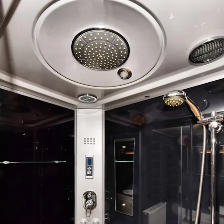 Modern Family With Wellness * Samrée