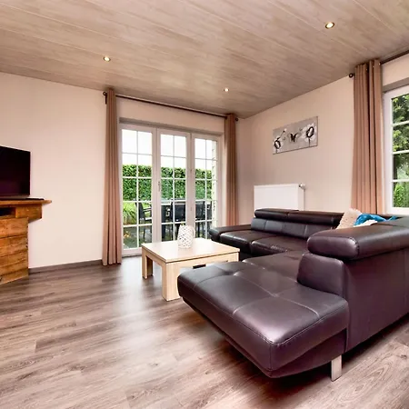 Modern Family With Wellness 別荘