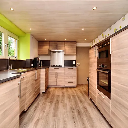 別荘 Modern Family With Wellness Samrée