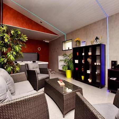 Modern Family With Wellness *