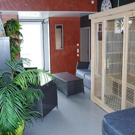 Modern Family With Wellness Samrée