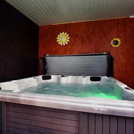 Holiday home Modern Family With Wellness Samree